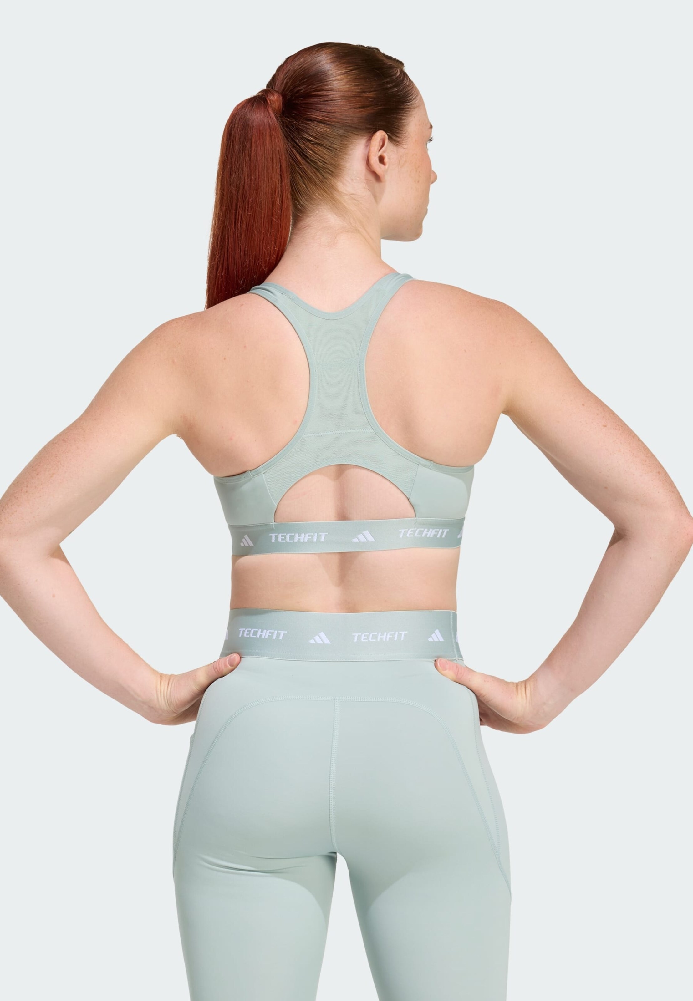 Adidas Performance Спортивный бюстгальтер-бралетт 'TECHFIT' в светло-зеленом цвете — фото 4