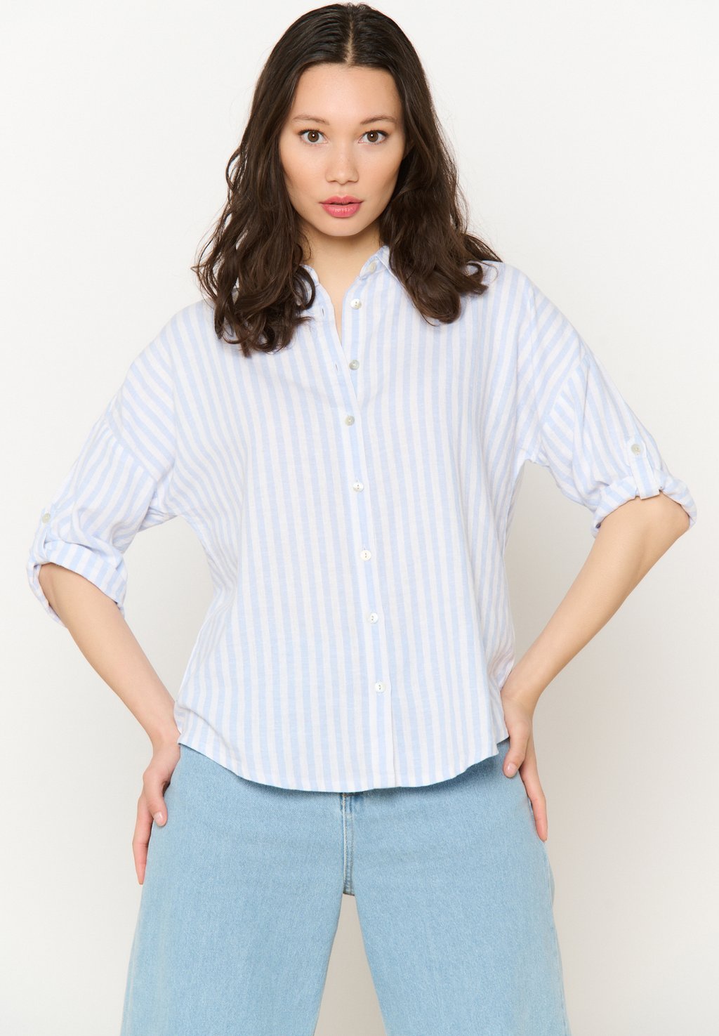 

Блузка на пуговицах LOOSE STRIPED LolaLiza, светло-голубой