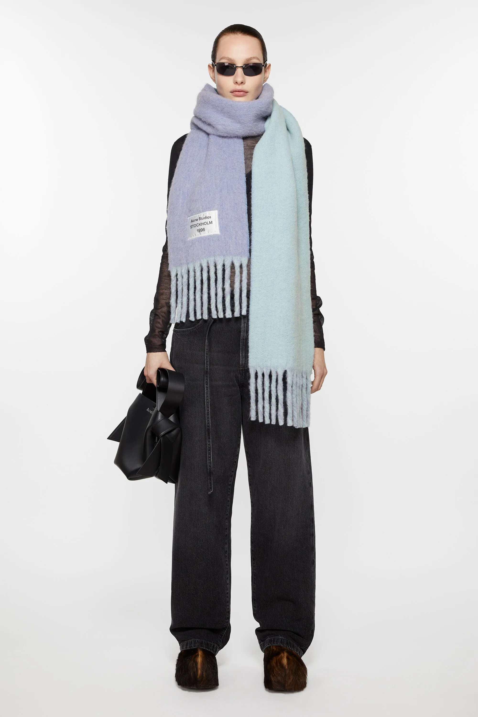 Этикетка с логотипом шарфа с бахромой Acne Studios, Blue/light blue — фото 2