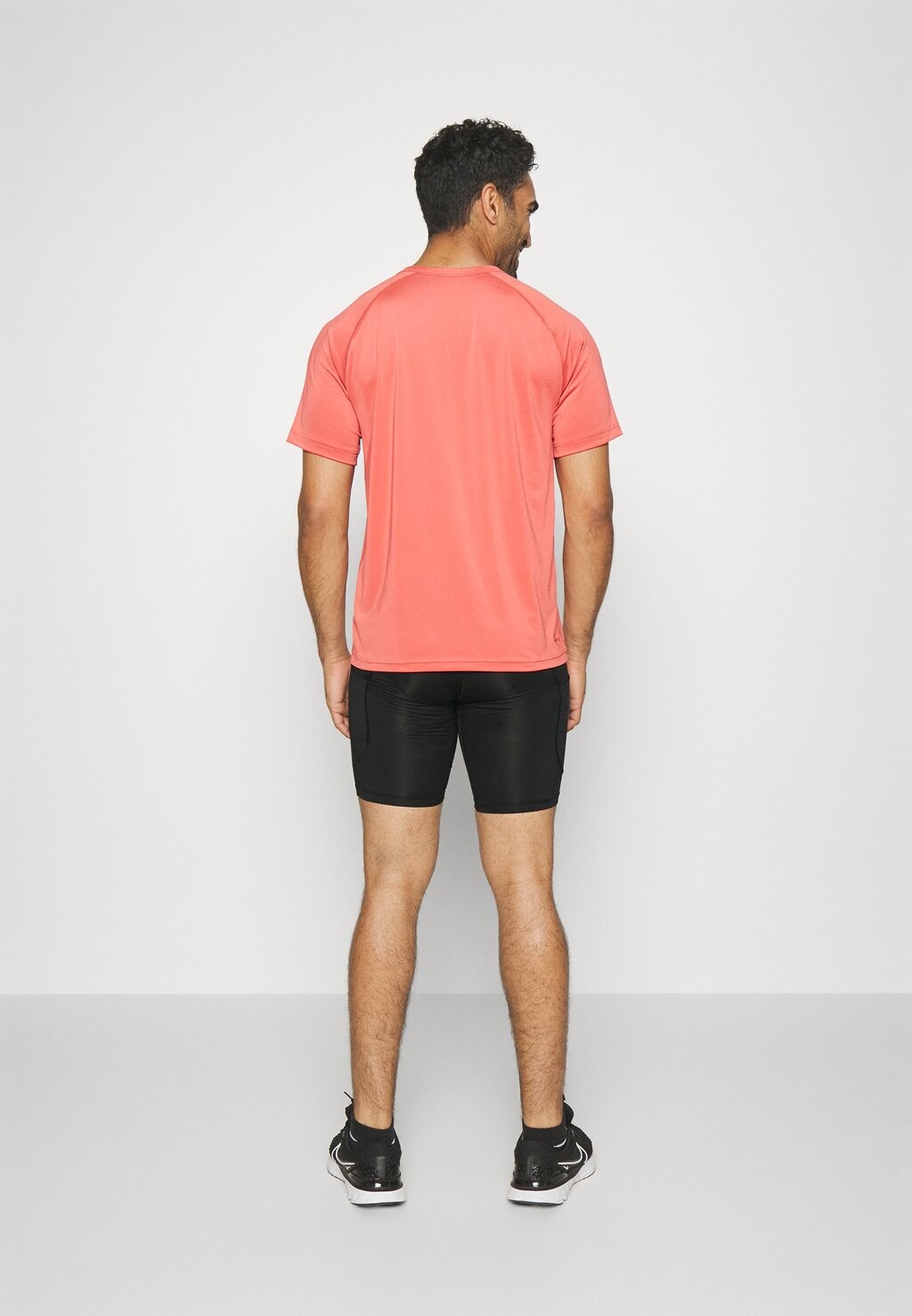 Тайтсы Nike SHORT, цвет Black/(White) — фото 3