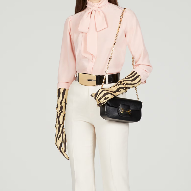 Кожаная сумка через плечо Gucci малого размера с подковообразной пряжкой — фото 4