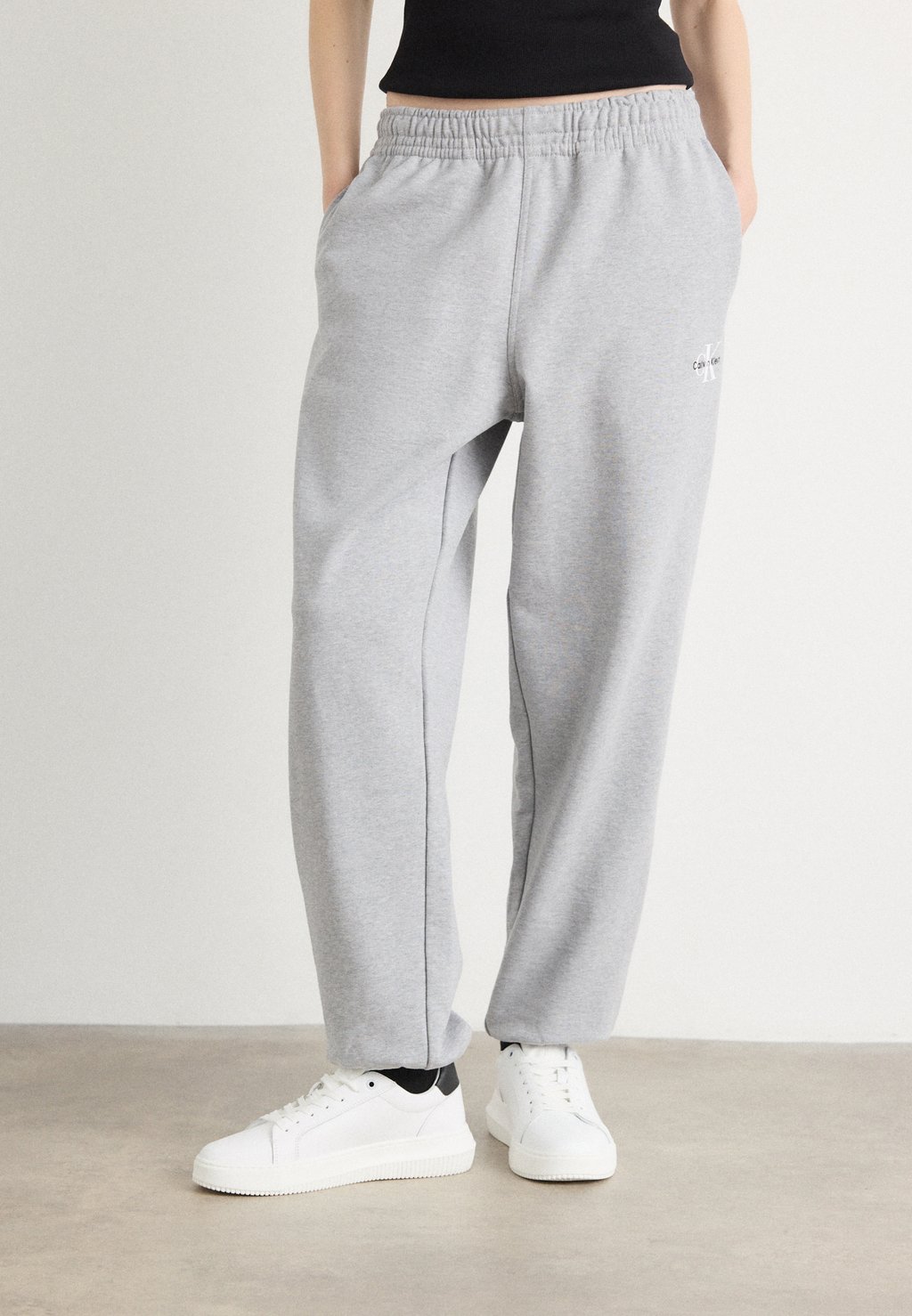

Спортивные штаны MONOLOGO Calvin Klein Jeans, серый