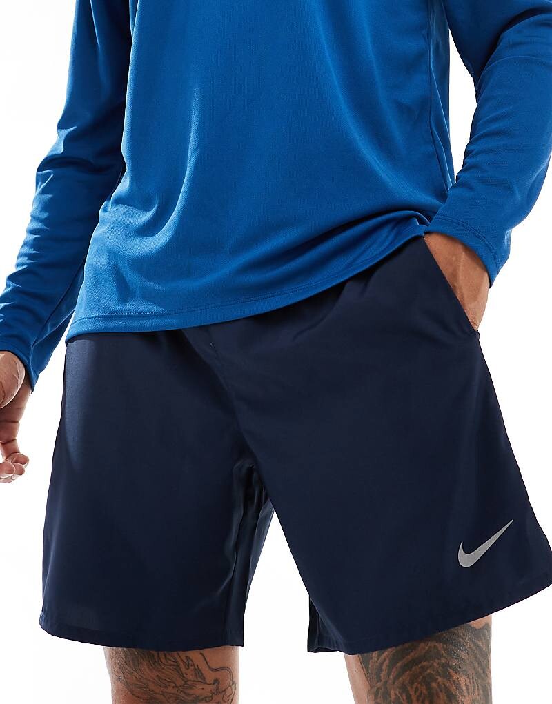 

Nike Running — Challenger Dri-FIT — шорты темно-синего цвета, длина 7 дюймов