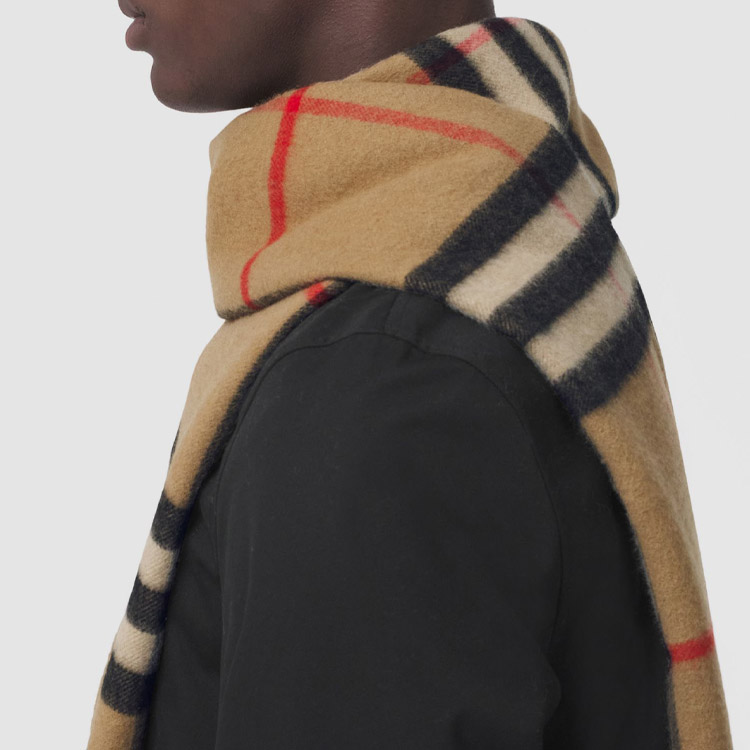 Архивный вязаный шарф унисекс бежевый Burberry — фото 3