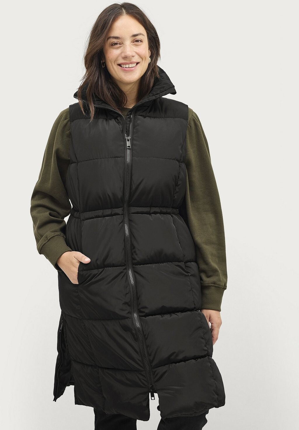 

Жилет Ellos Plus collection, цвет schwarz