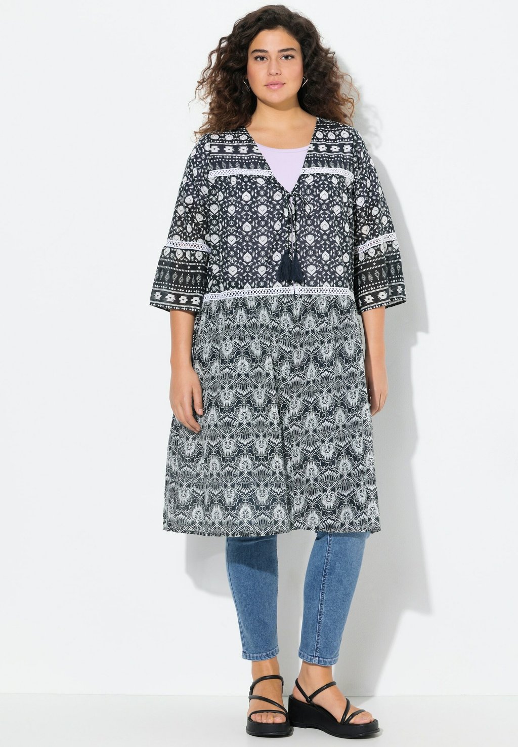 

Летняя куртка MIXED PRINT LONGLINE SLEEVE OPEN SHAPE Ulla Popken, темно-синий