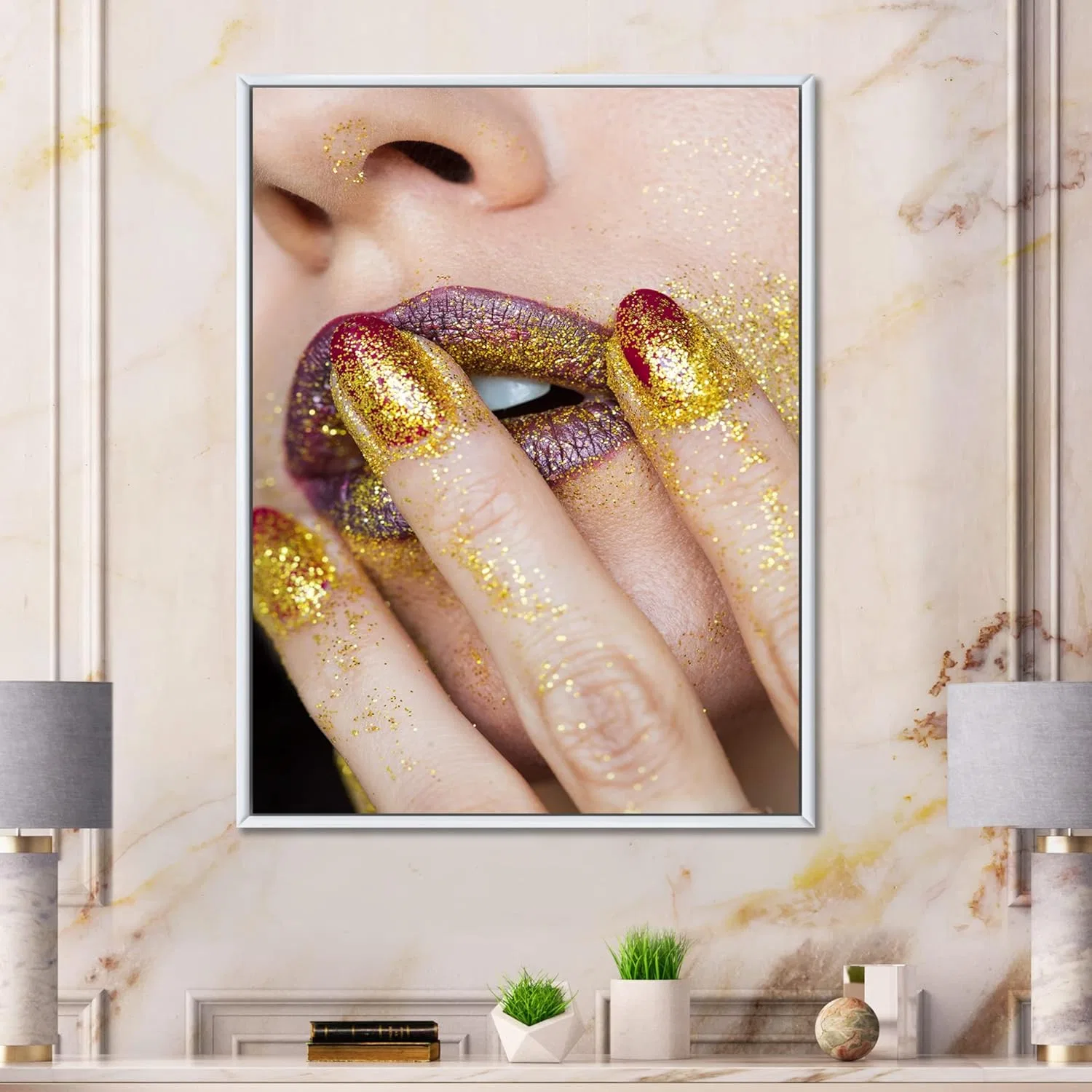 Губная помада DesignQ Golden Gold Glitter — фото 2