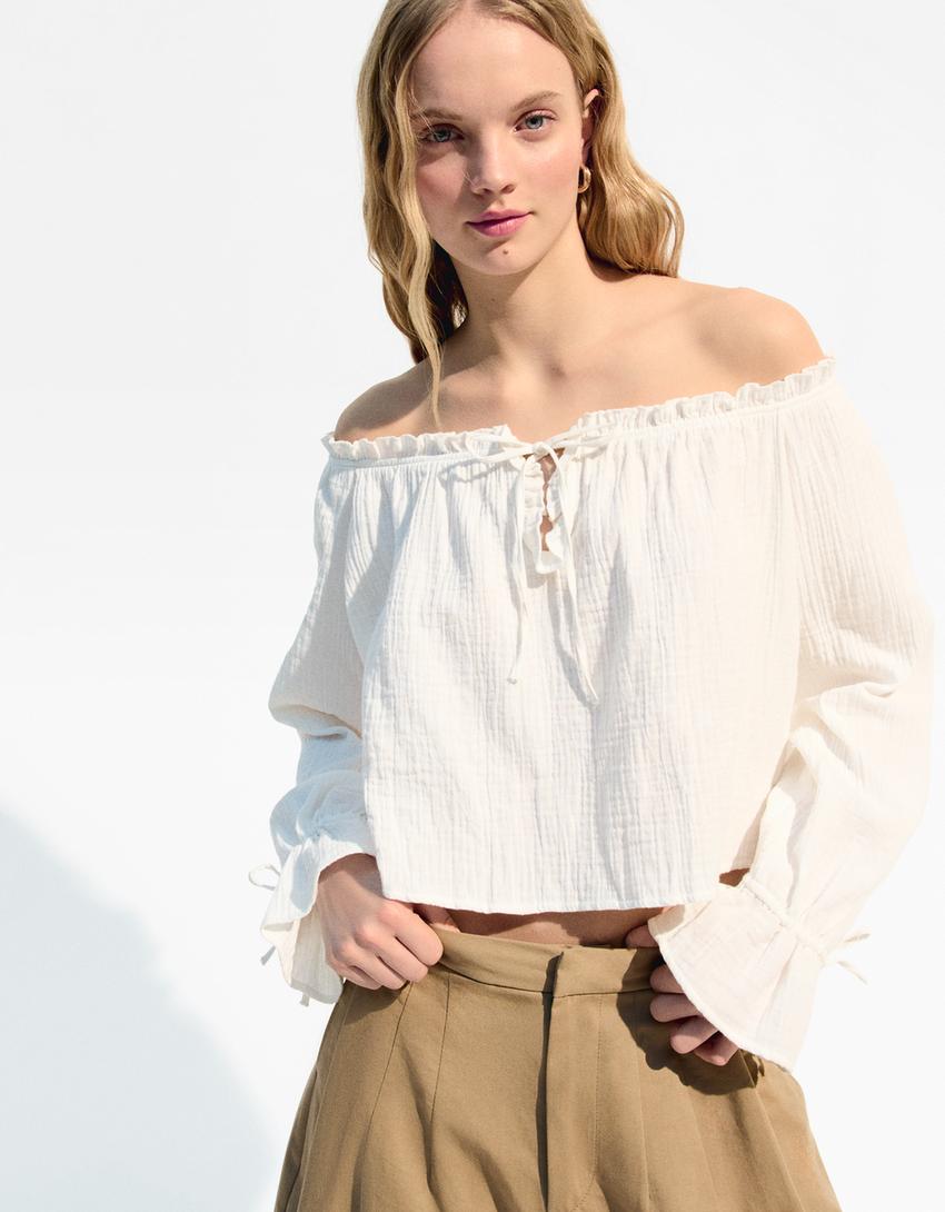 

Блузка с открытыми плечами и завязкой Bershka, бежевый