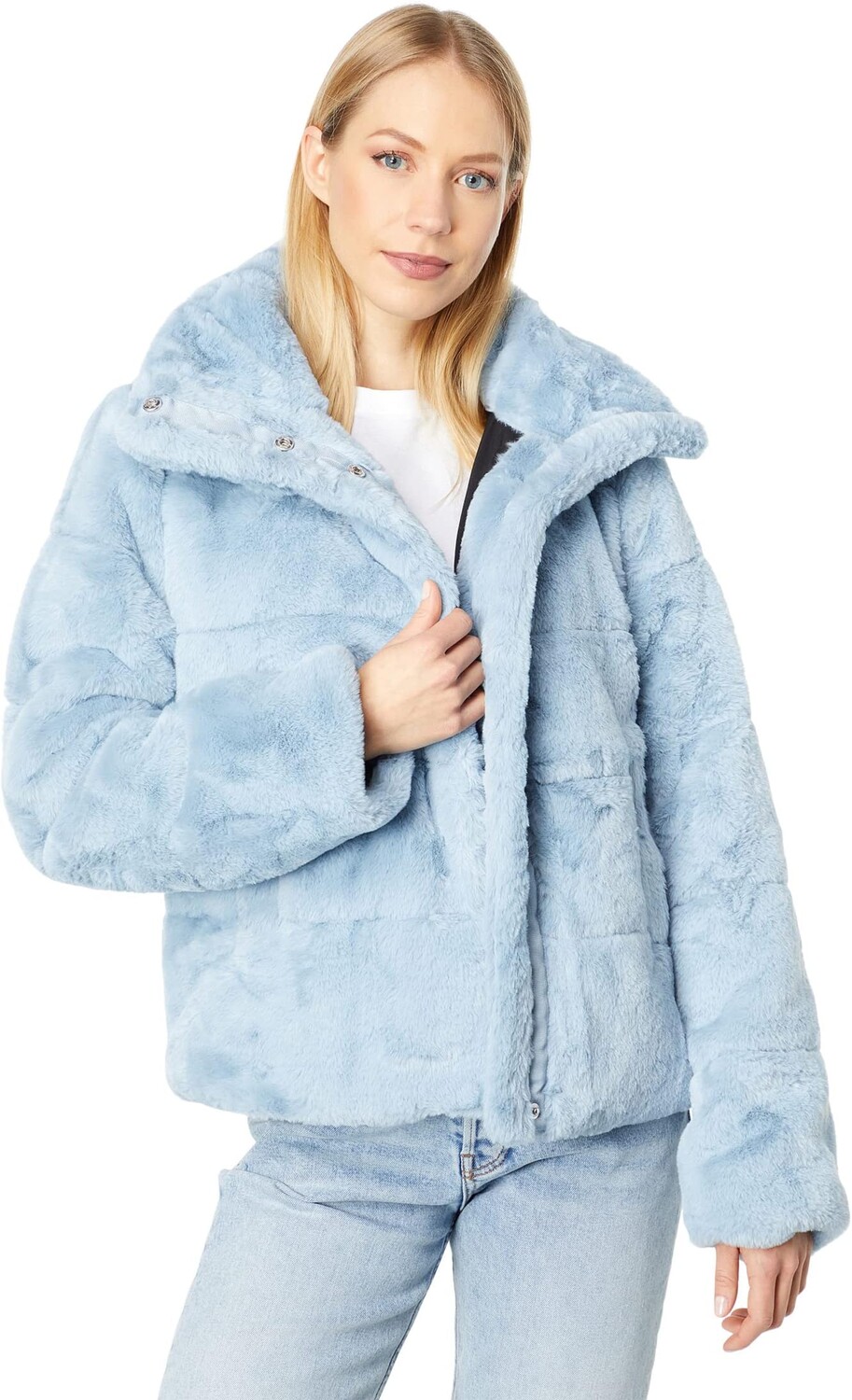 

Пуховик NVLT Short Bunny Puffer, цвет Blue Mist