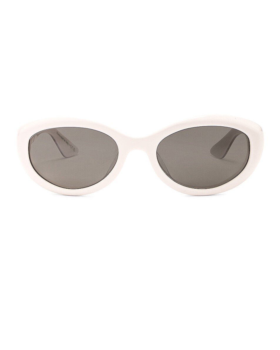 

Овальные солнцезащитные очки X Khaite Oliver Peoples, белый