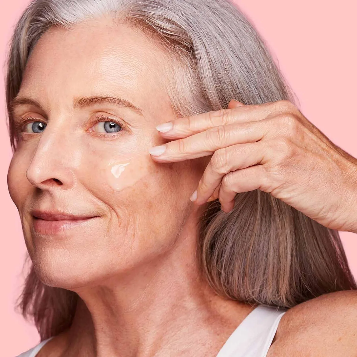 Сыворотка Clarins — Super Restorative Remodelling Anti-Aging Serum для зрелой кожи, ослабленной гормональными, 29.6 мл — фото 3