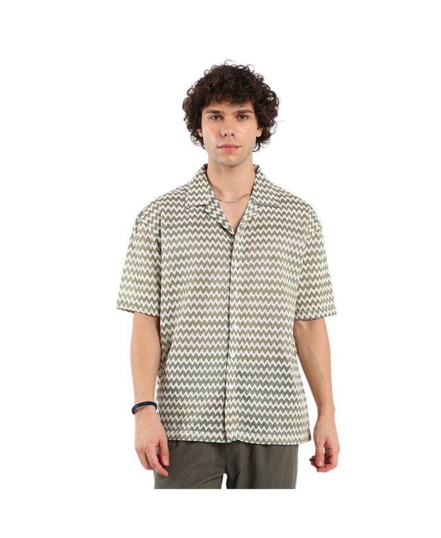 

Мужская рубашка оверсайз оливково-зеленого и светло-белого цвета в полоску шеврон Campus Sutra, Green