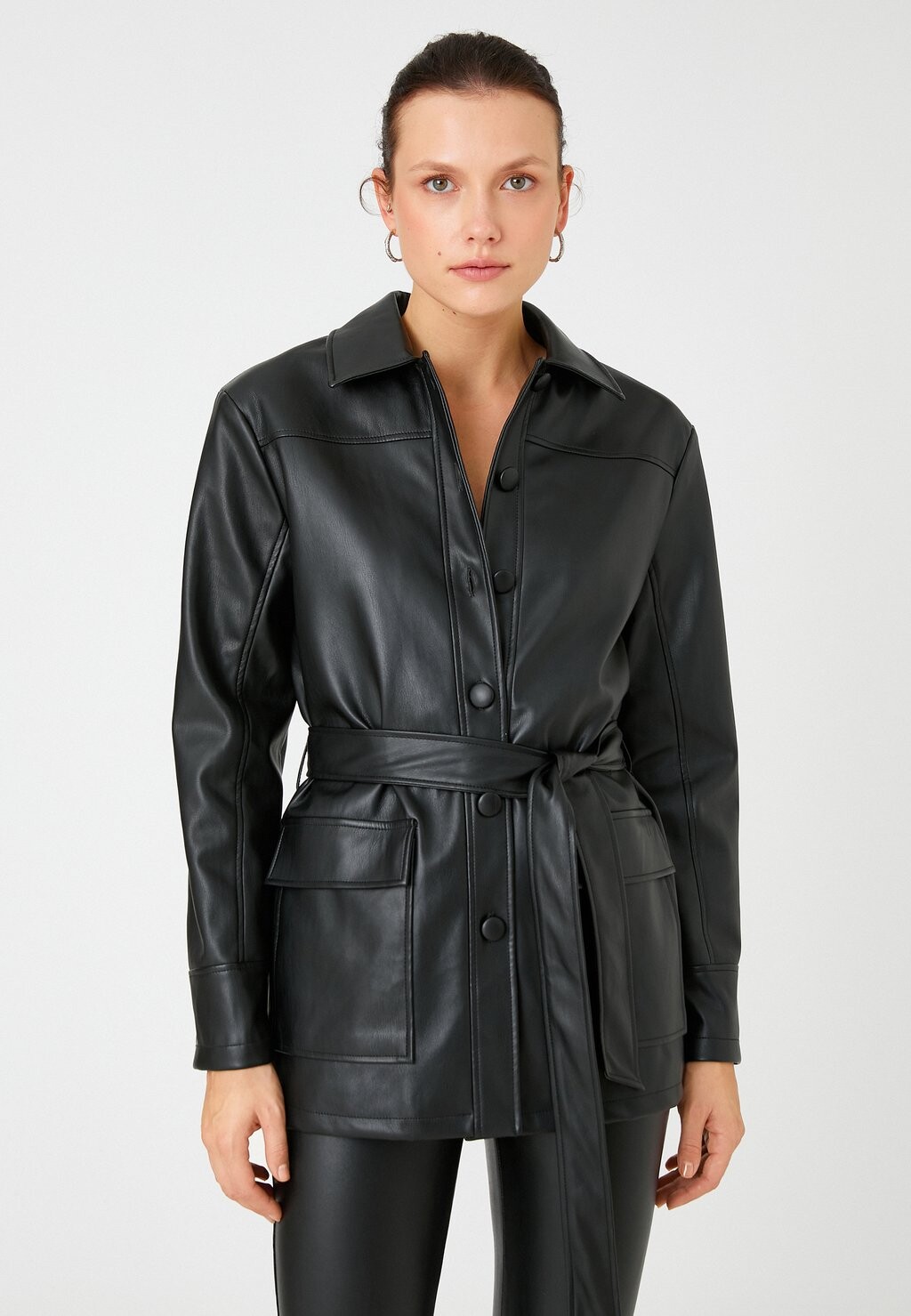 

Короткое пальто SHACKET WAISTBANDED Koton, черный