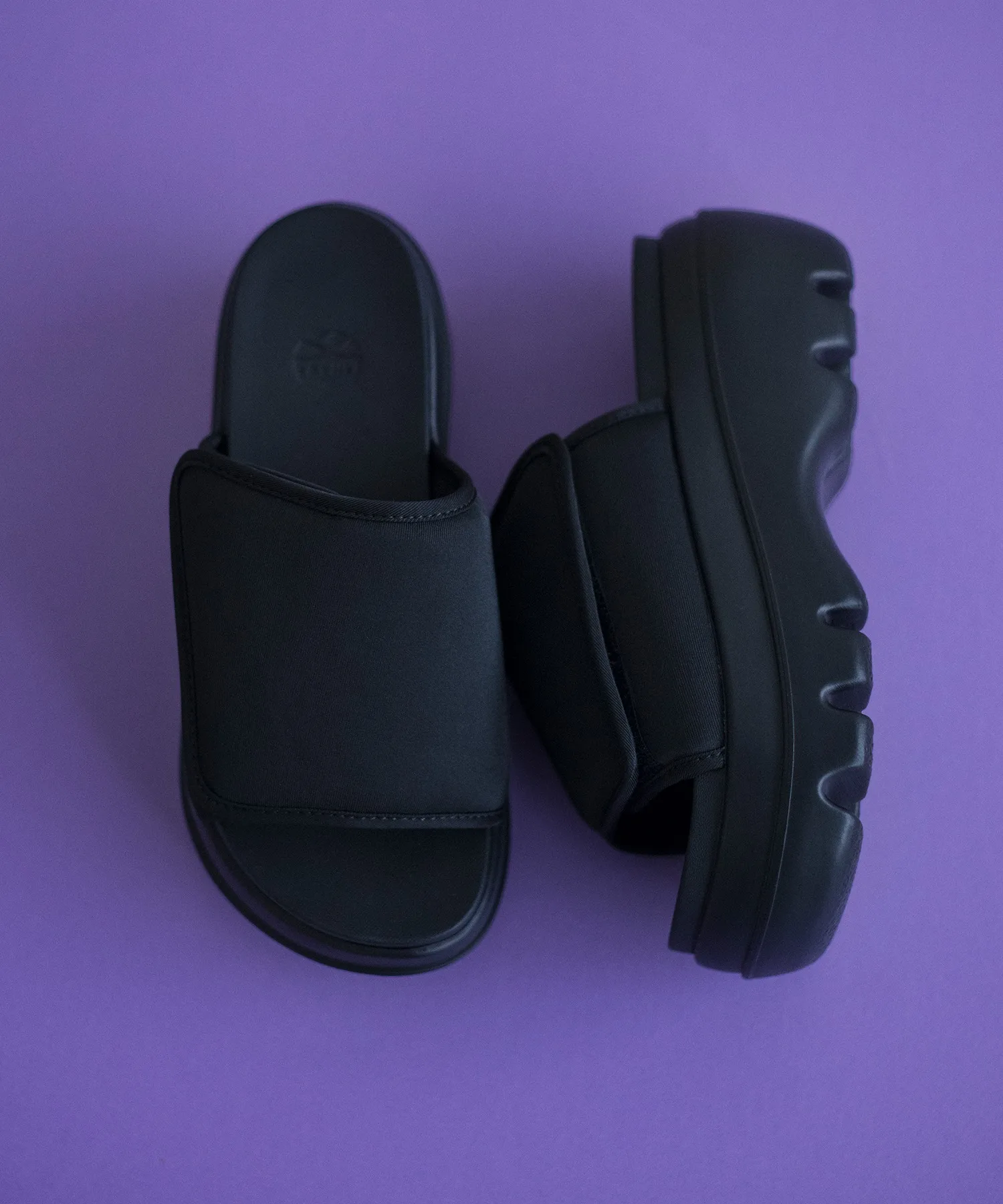 Унисекс сандалии SHAKA PUFFY SLIDE CHUNKY на толстой подошве чёрные