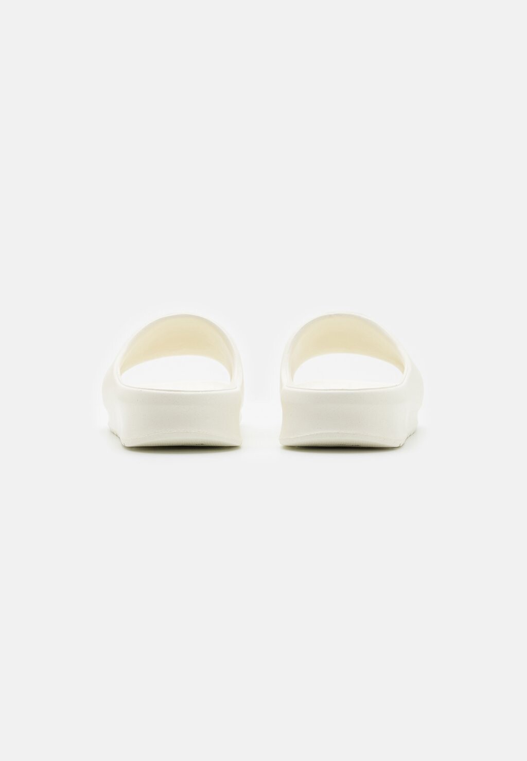 

Мюли SERVE SLIDE 2.0 224 Lacoste, кремовый