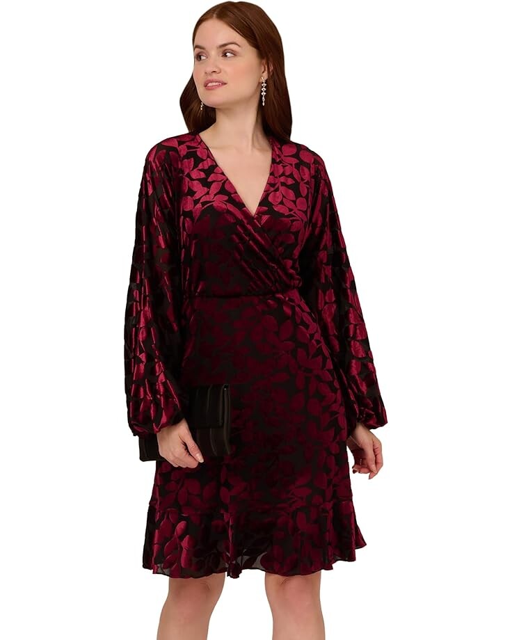 

Платье Adrianna Papell Velvet Burnout Short Dress, цвет Burgundy/Black