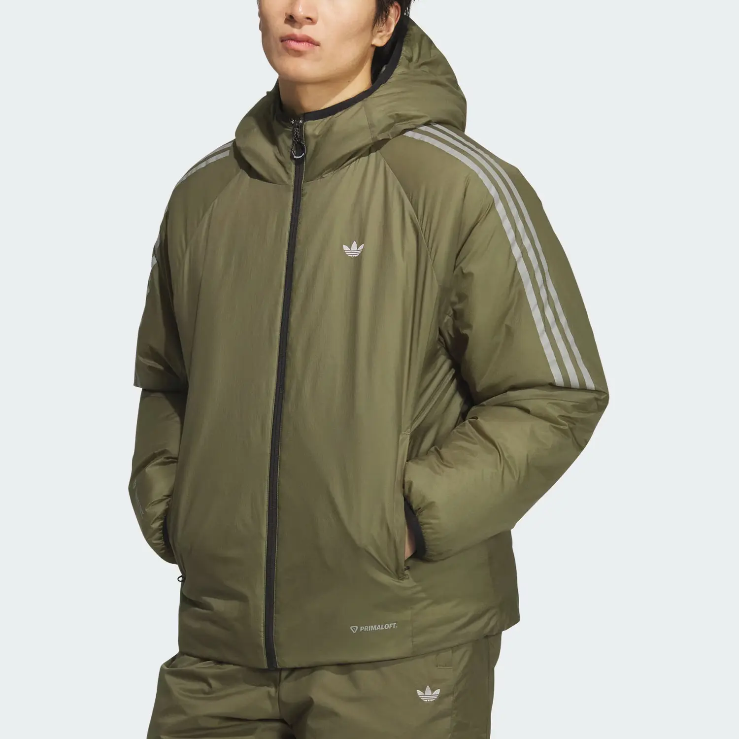 Утепленная куртка-пуховик Primaloft мужская Adidas Originals, оливковый/светло-серый — фото 4