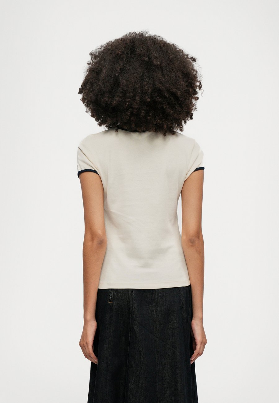 Футболка Tommy Hilfiger VARSITY SLIM RINGER TEE, Calico/Off-White — фото 3