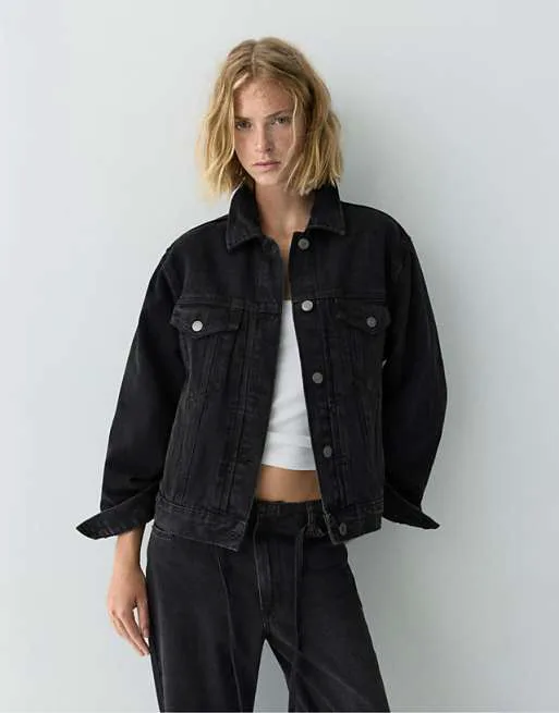 

Черная джинсовая куртка-дальнобойщик Pull&Bear