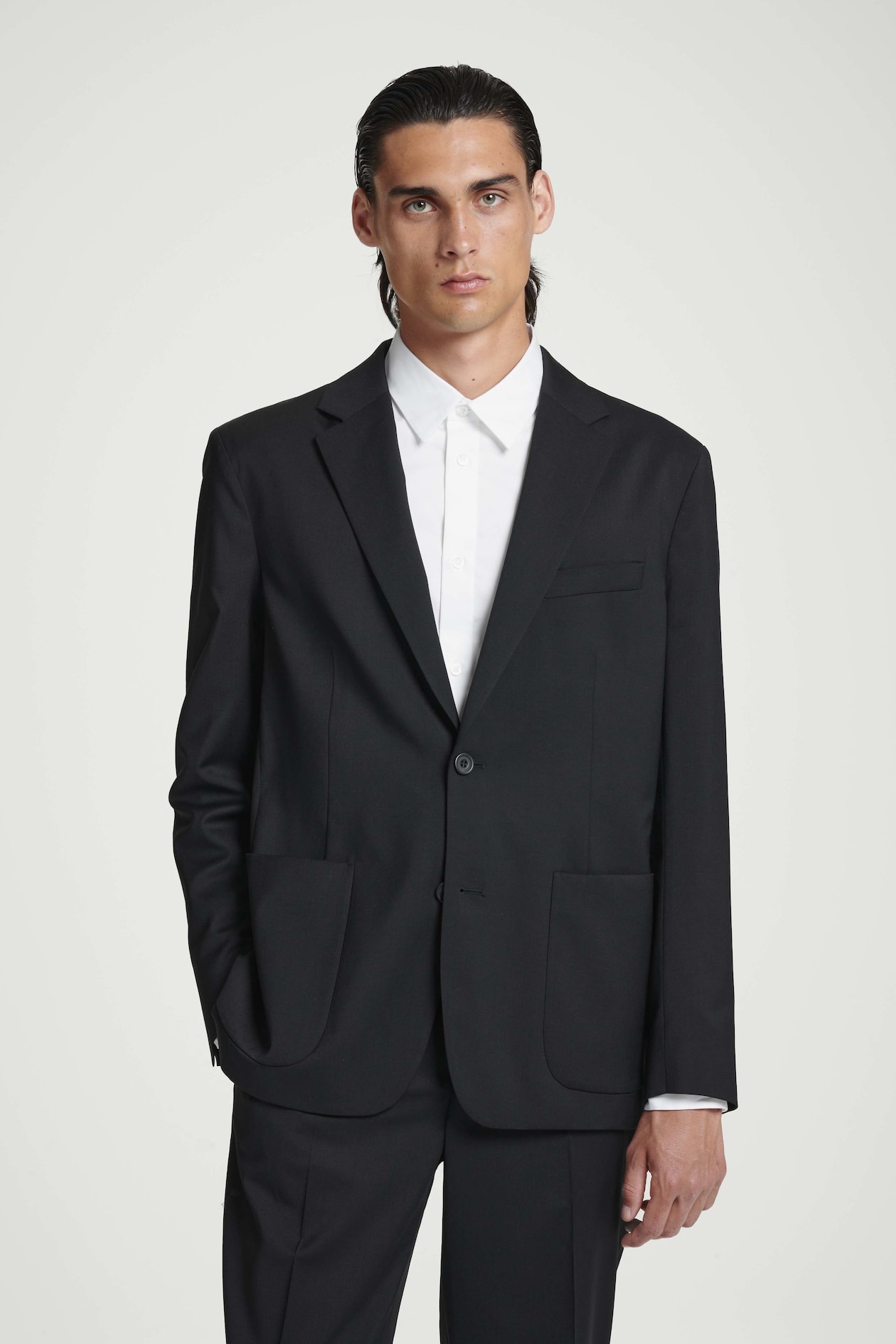 

Неструктурированный шерстяной пиджак-regular fit COS, черный