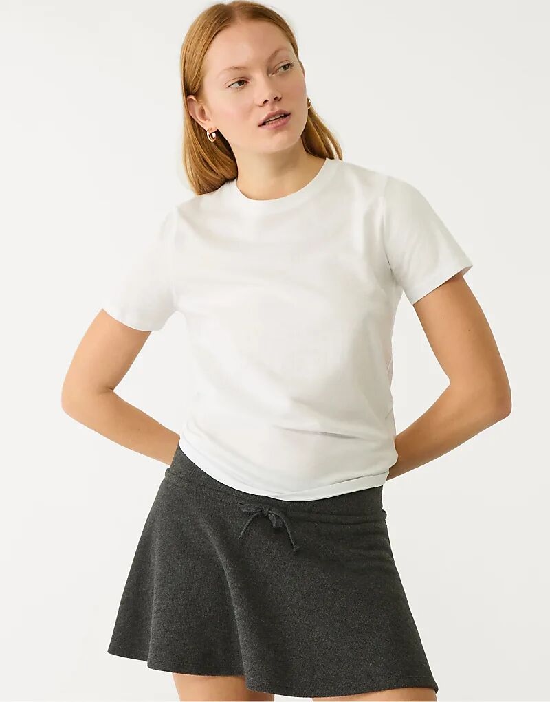 

Футболка Stradivarius Basic прямого кроя с круглым вырезом белого цвета