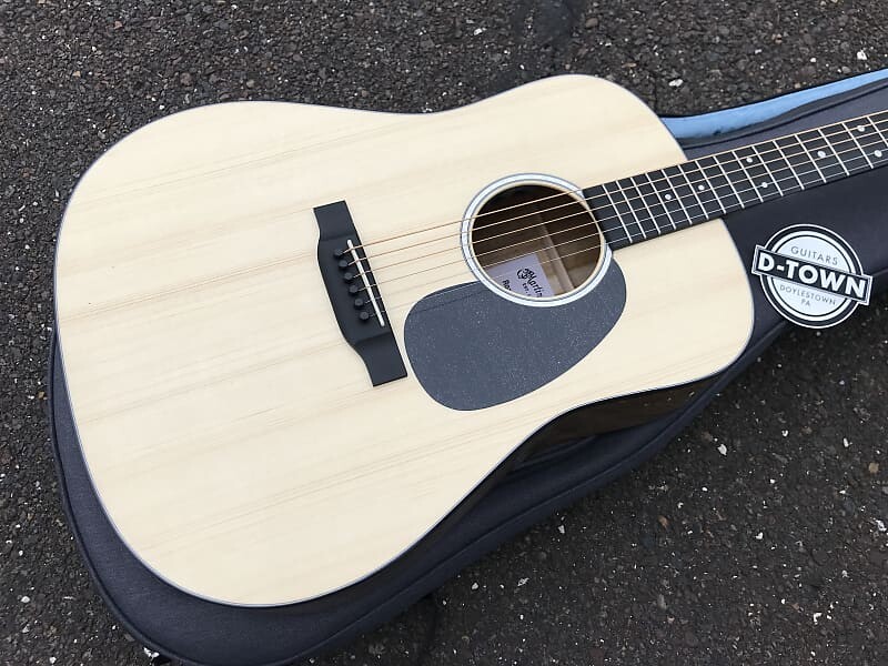 

Акустическая гитара C.F. Martin D-12E Koa Road Series Acoustic-Electric Guitar