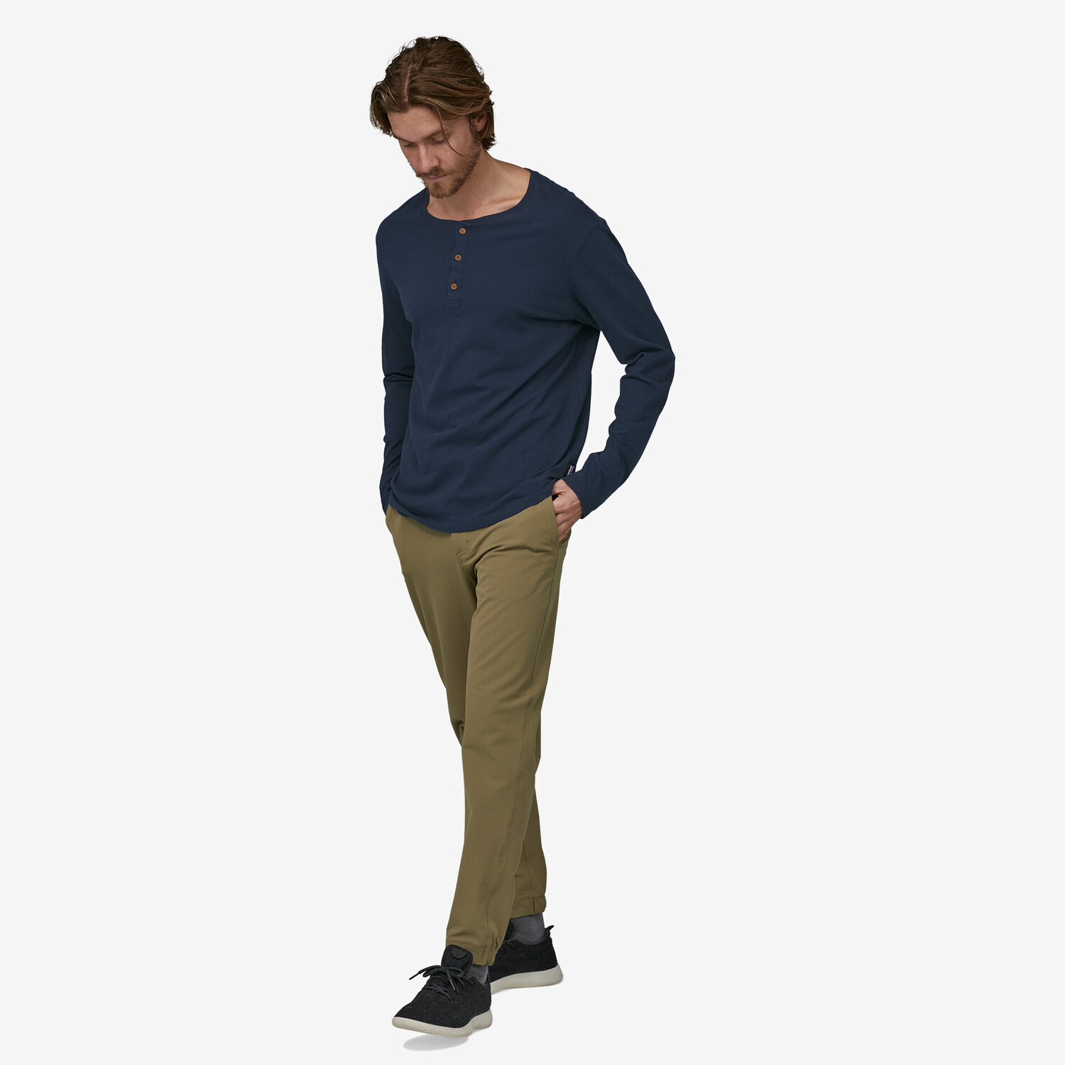 Мужская легкая футболка Henley из регенеративного органического сертифицированного хлопка Patagonia, новый темно-синий — фото 4