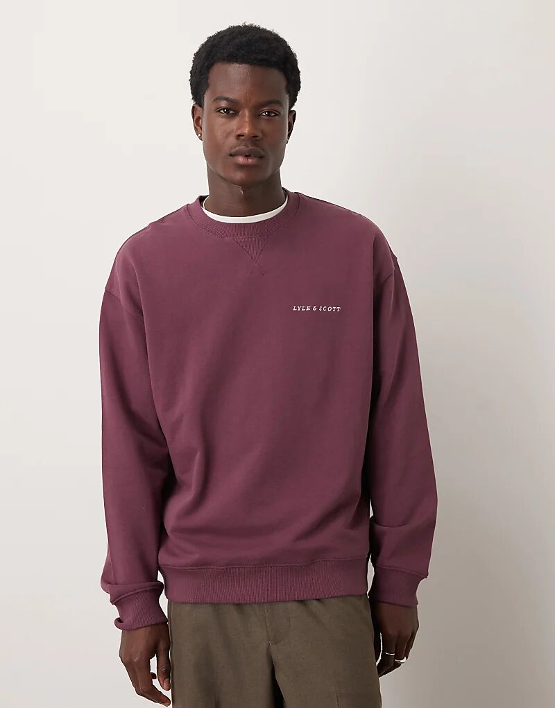

Толстовка Lyle & Scott со средней толщиной и надписью «Fashion Back» и круглым вырезом в цвете x868, темно-бордовый