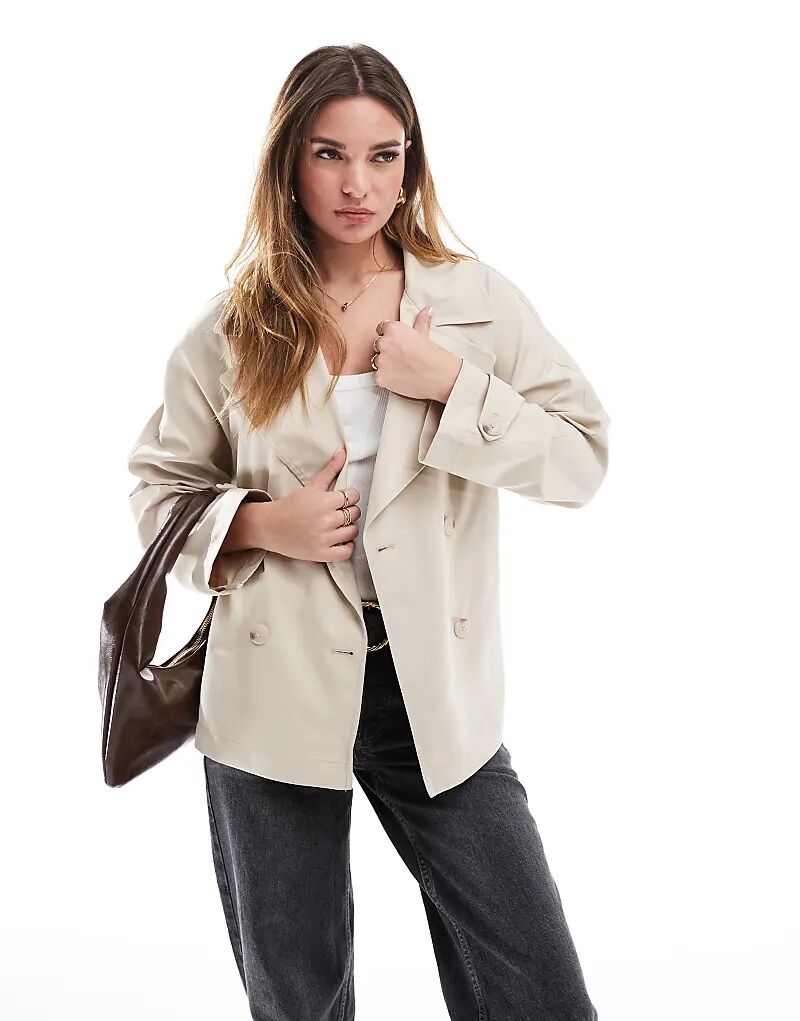 

Короткий тренчкот Stradivarius с поясом в камне