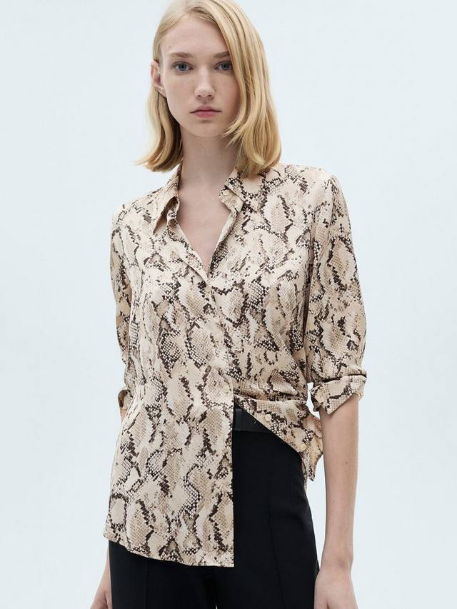

Идеальная атласная рубашка со змеиным принтом Mango, цвет Light Pastel Brown/Multi