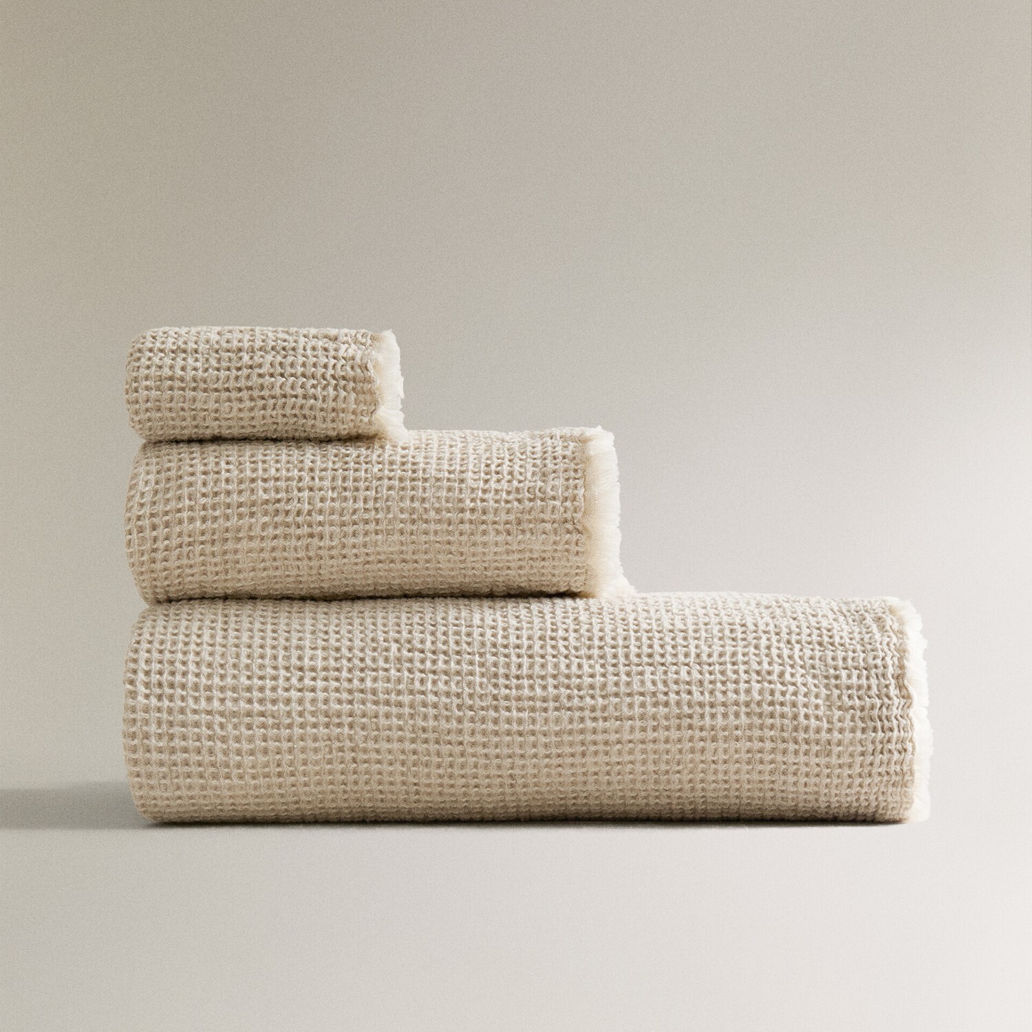

Полотенце Zara Home Faded Cotton And Linen Waffle-Knit