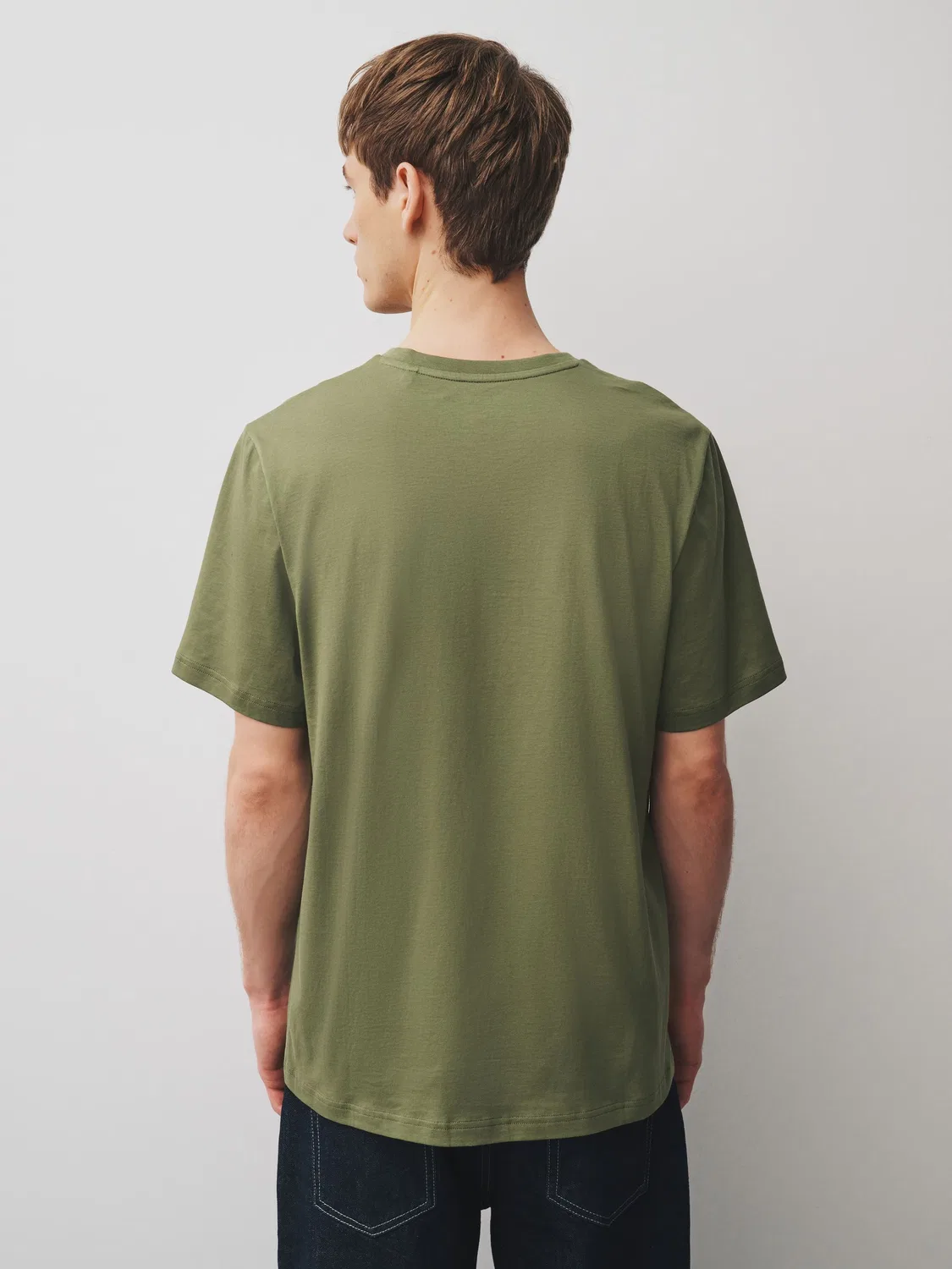 Футболка V-образный вырез Regular Fit Essential Next, зеленая — фото 3