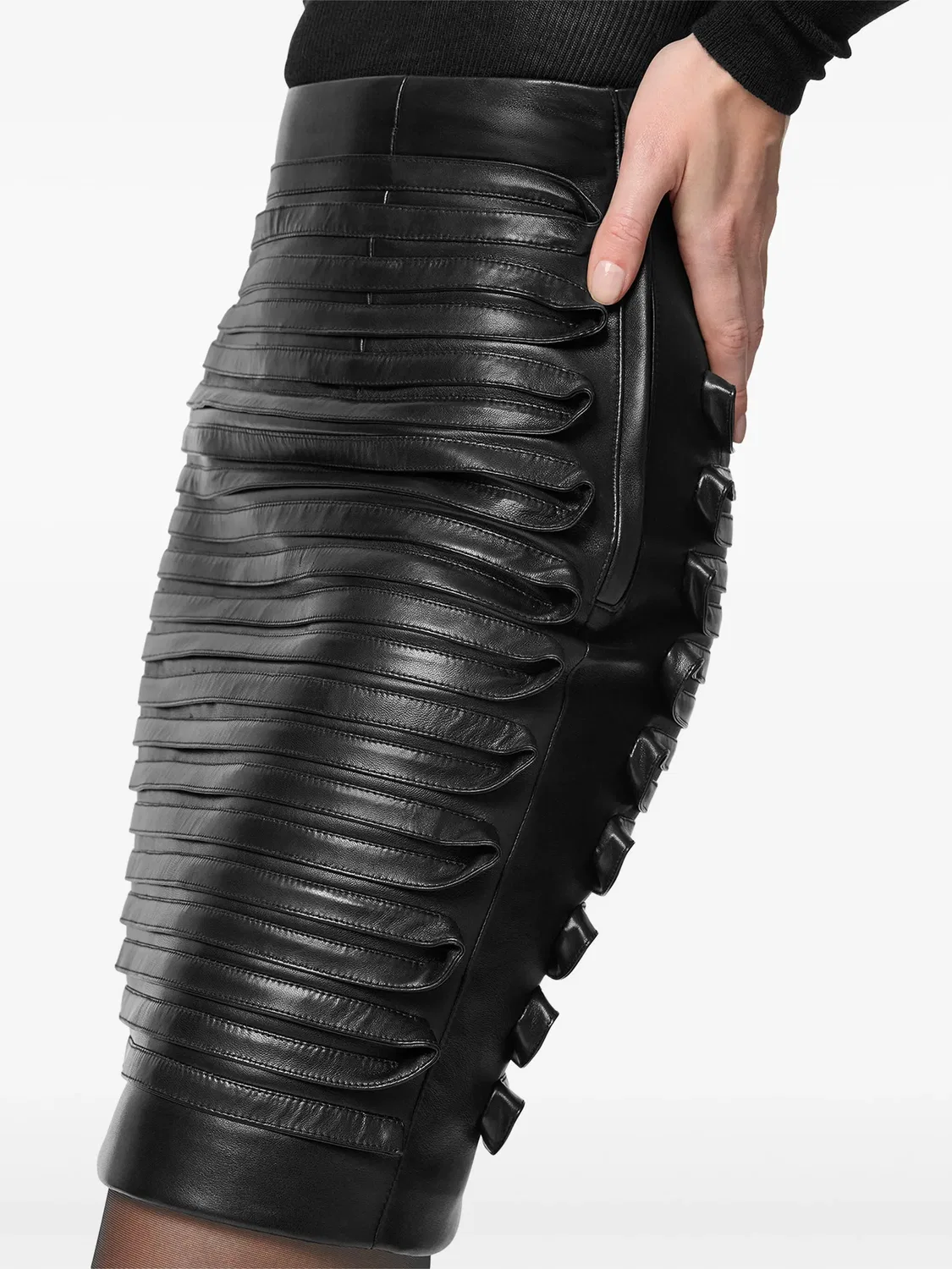 Versace Юбка мини из черной кожи с высокой талией — фото 3