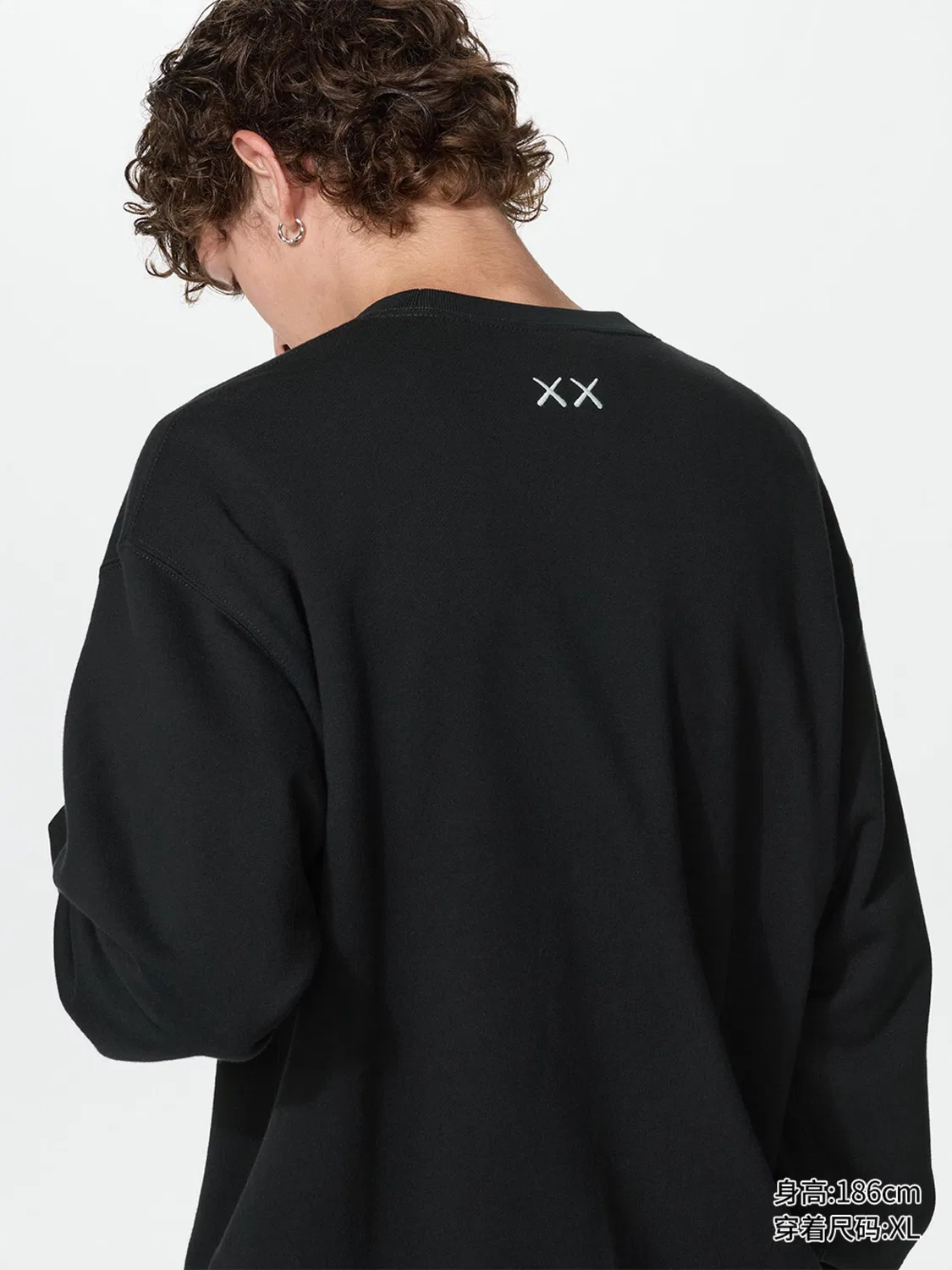 Толстовка с длинным рукавом UT KAWS Uniqlo, черный — фото 2