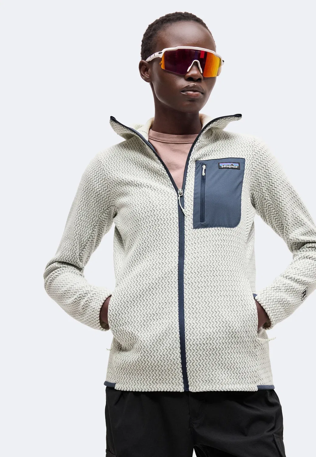 Толстовка R1 air на молнии с капюшоном - флисовая куртка Patagonia, Birch White — фото 4