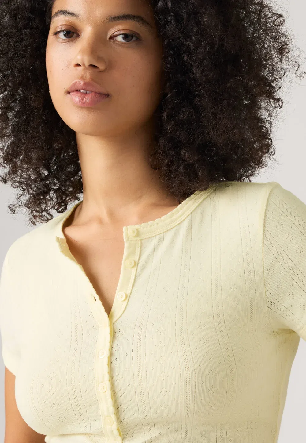 Футболка из тонкой ткани с ажурным узором - базовая футболка Levi'S, Pear Sorbet — фото 4