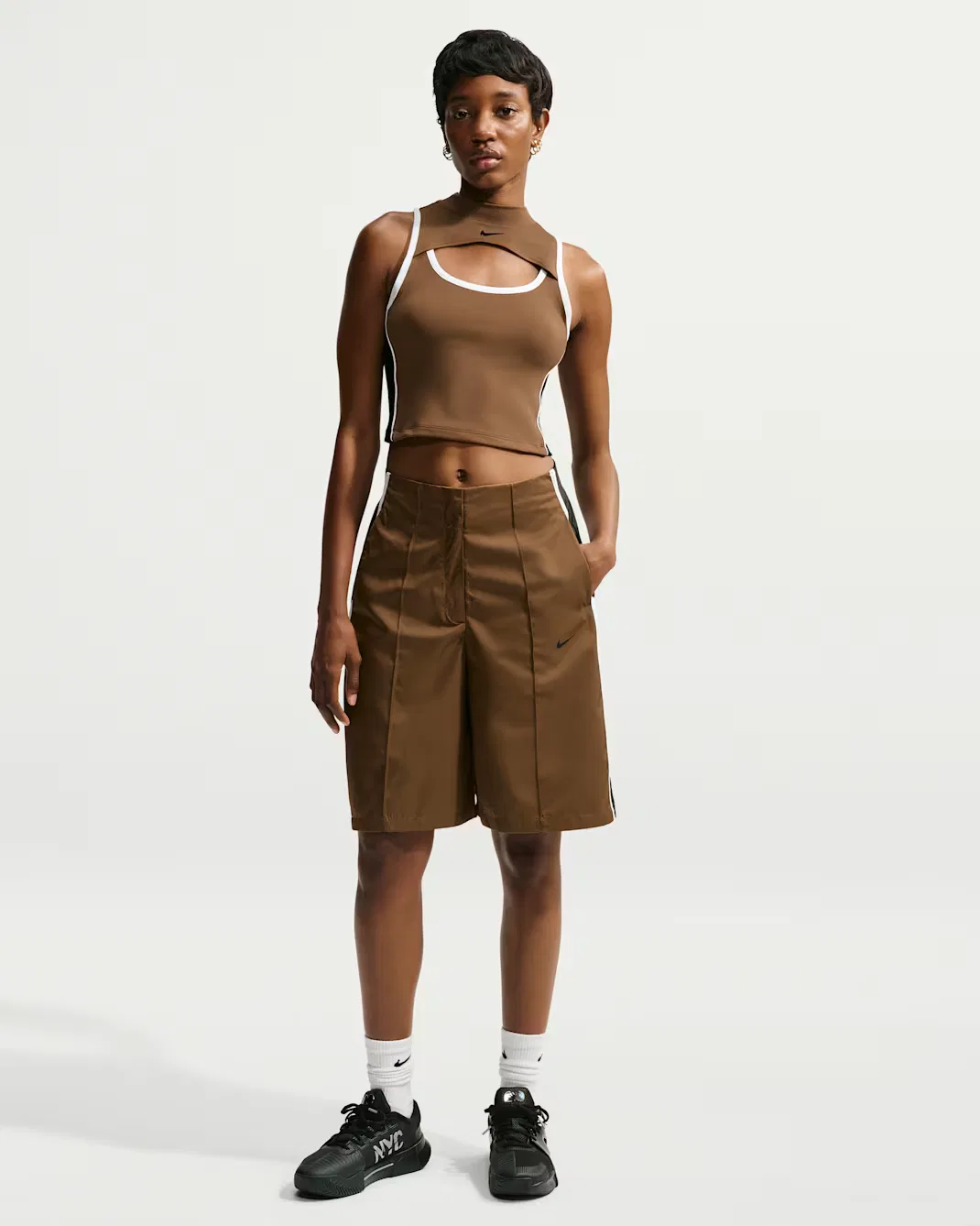 Женские свободные шорты со средней посадкой Naomi Osaka Nike, Mosswood Brown/Black/White/Black
