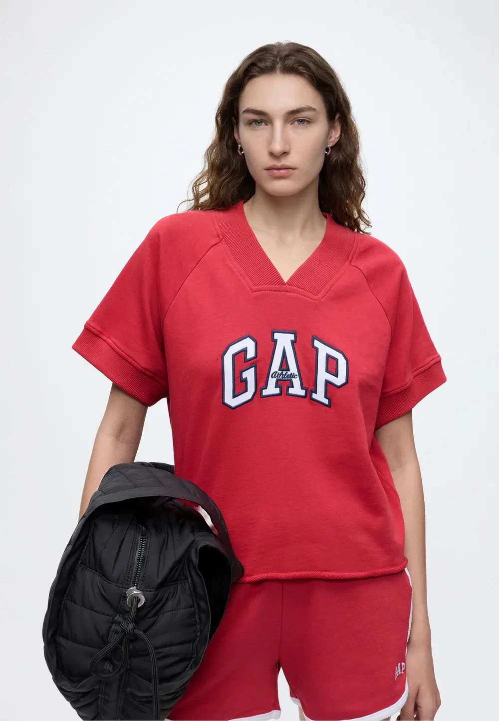 Футболка с V-образным вырезом и логотипом - базовая модель Gap, Chakra Red — фото 4
