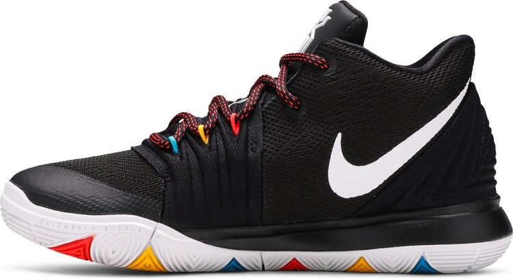 Кроссовки Nike Kyrie 5 GS 'Friends', черный — фото 4