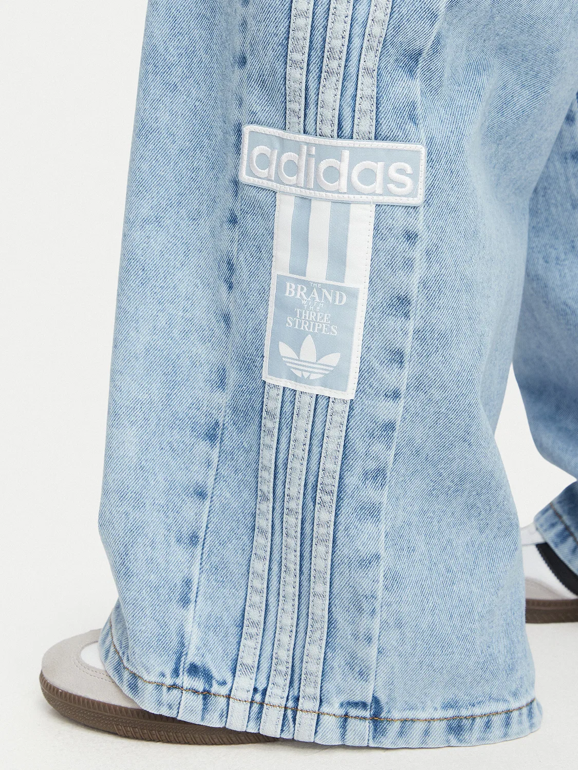 Женские джинсы с широкими штанинами Adibreak Mid Rise Wide Leg Denim Pant Adidas, голубой — фото 4