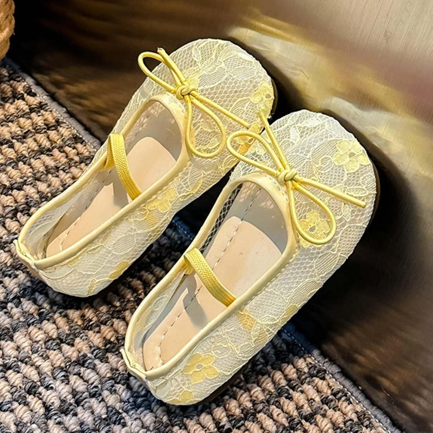 Детские балетки для девочек с вышивкой и бантом Lace Flats for Girls, Yellow — фото 3