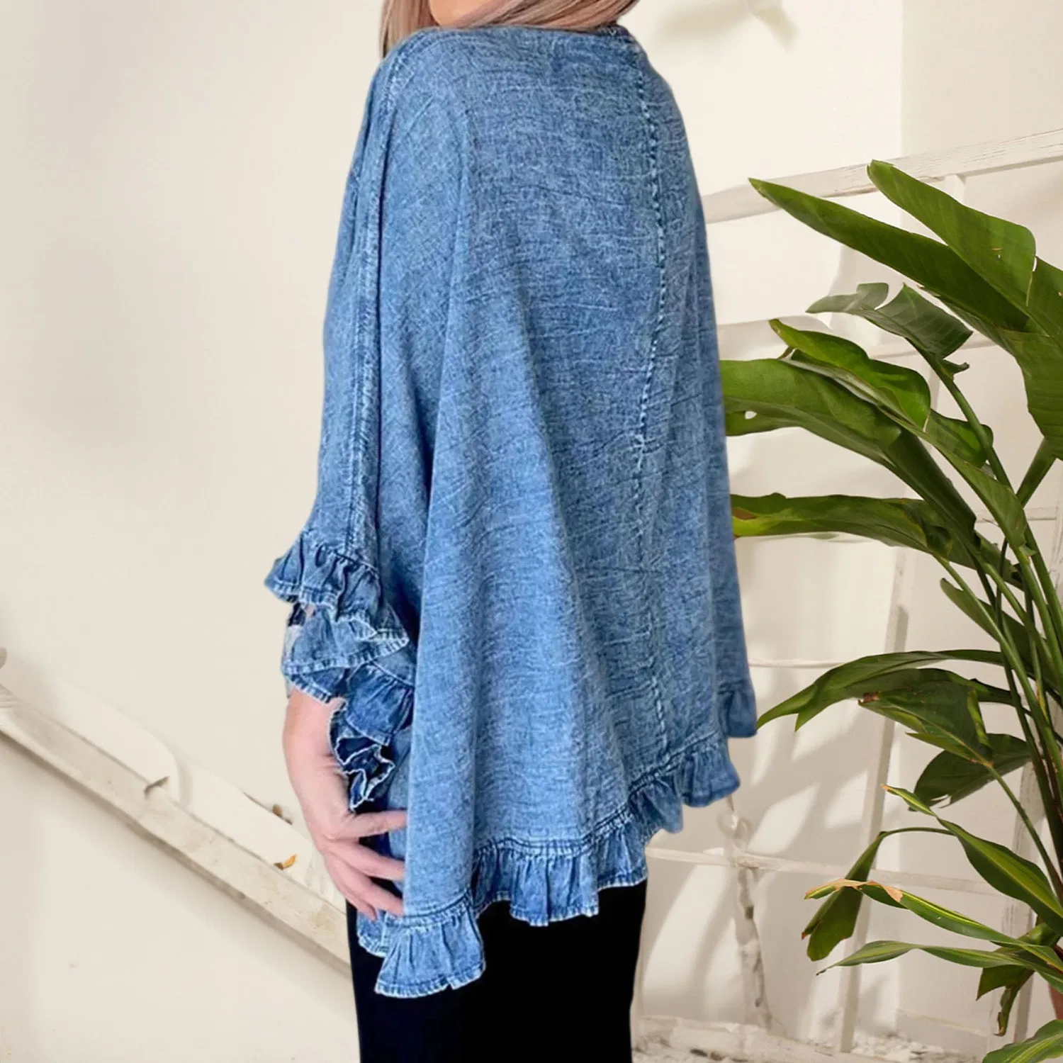 Женская джинсовая куртка с воланами, модель Vintage, бренд, Blu — фото 4