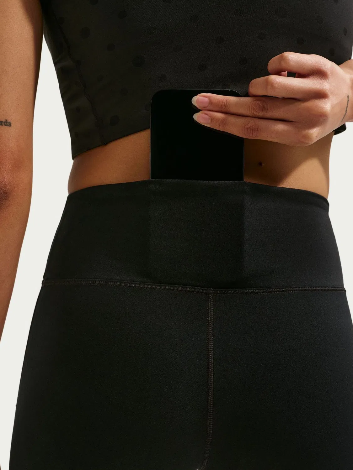 Велосипедки Nike One High-Waisted 5", черный — фото 3