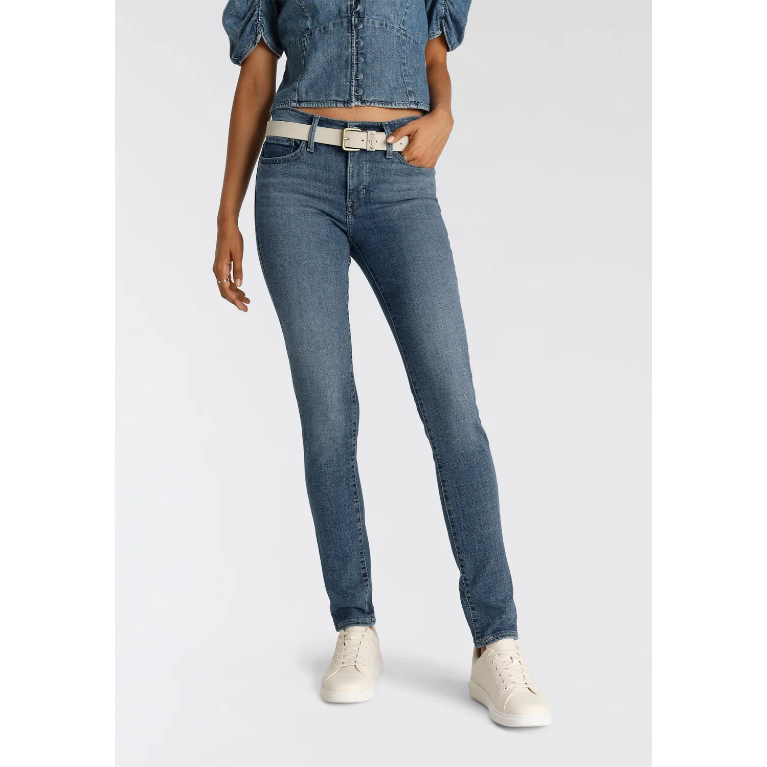 Женские узкие джинсы shaping skinny Levi's, Mid Blue Denim — фото 2