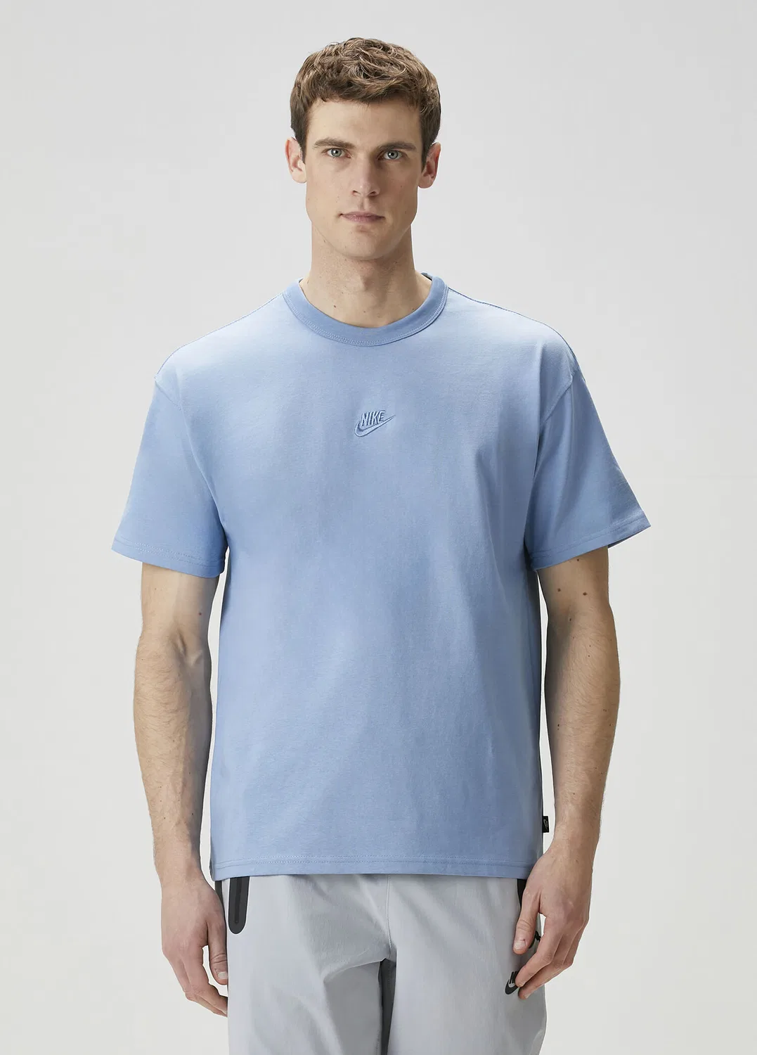 Футболка Nike Sportswear Premium Essentials, синяя