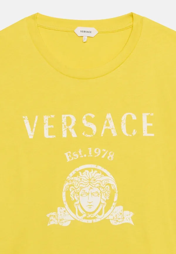 Футболка унисекс с принтом в университетском стиле Versace, белый/желтый — фото 3