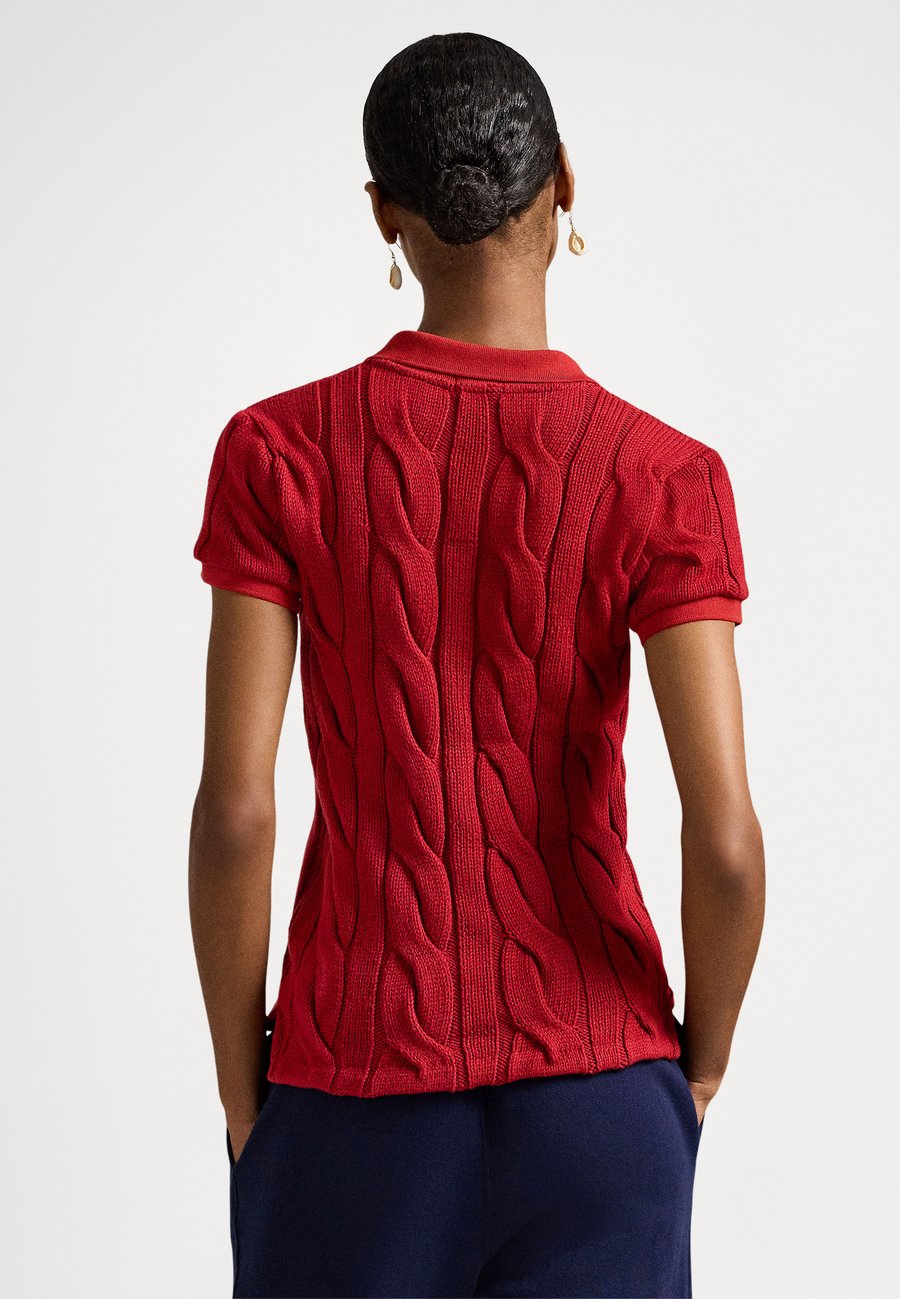 Поло Polo Ralph Lauren CABLE KNIT COTTON POLO SHIRT, Brick/Dark Red — фото 3