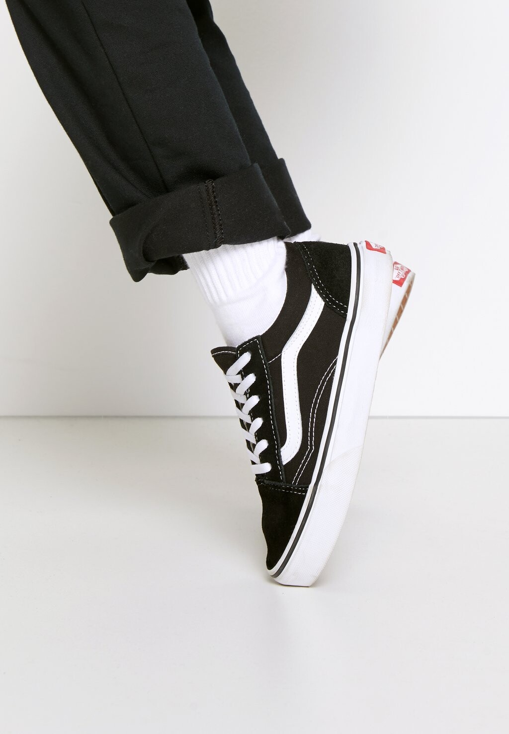 

Низкие кроссовки Old Skool Vans, цвет black/true white