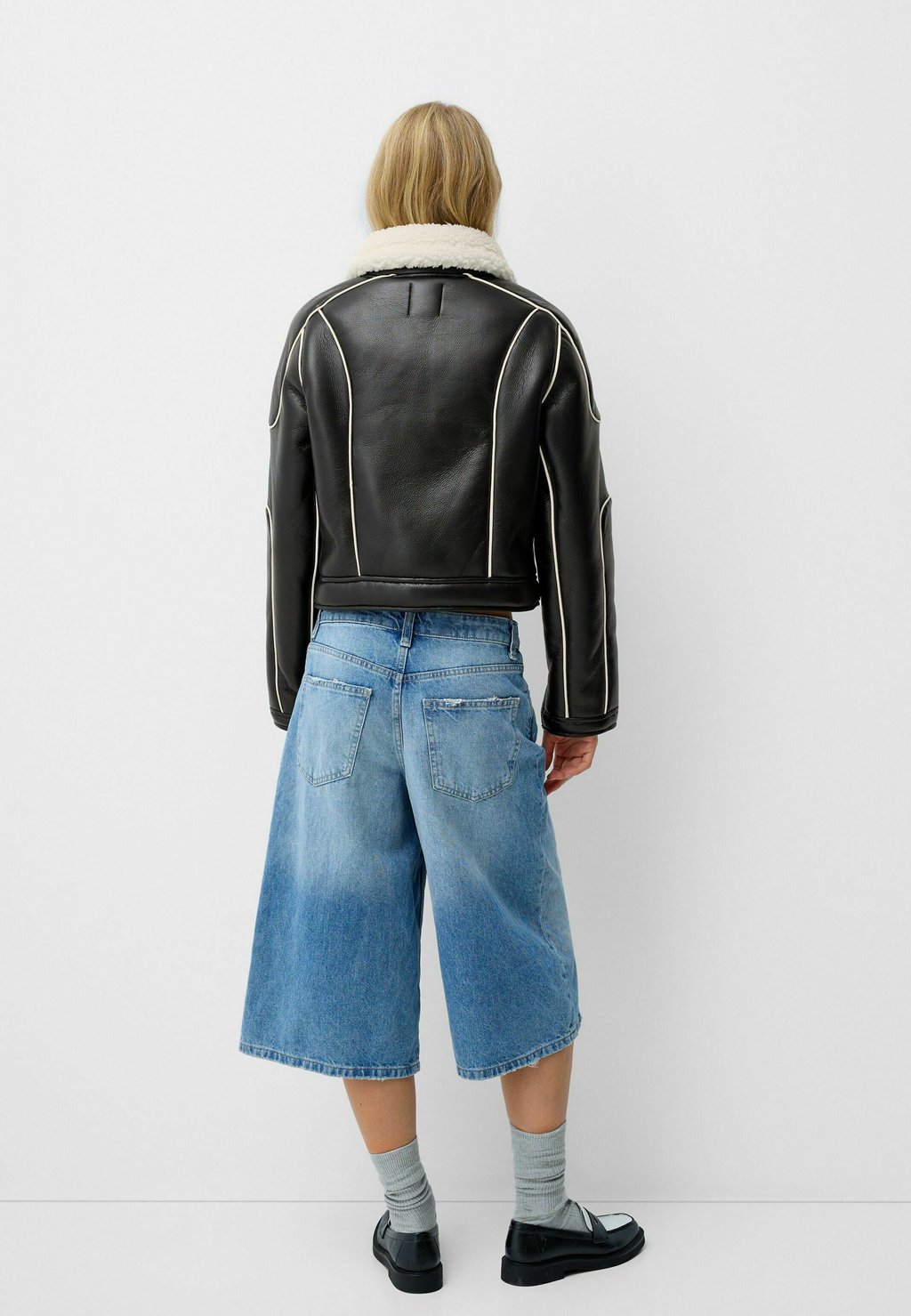 

Куртка из искусственной кожи DOUBLE-FACED Bershka, черный