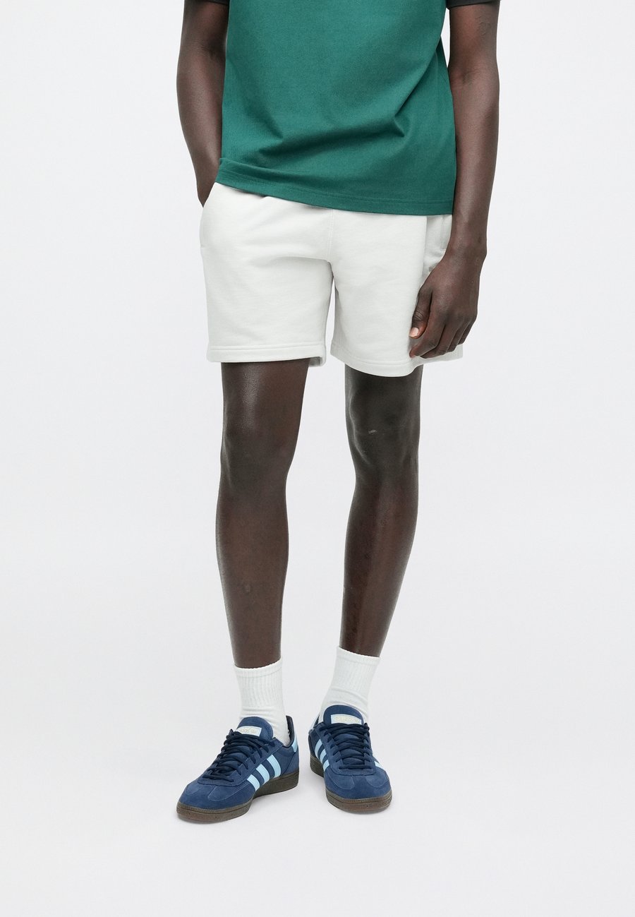 Шорты Adidas Originals P ESS SHO, Chalk Pearl/Off-White — фото 4